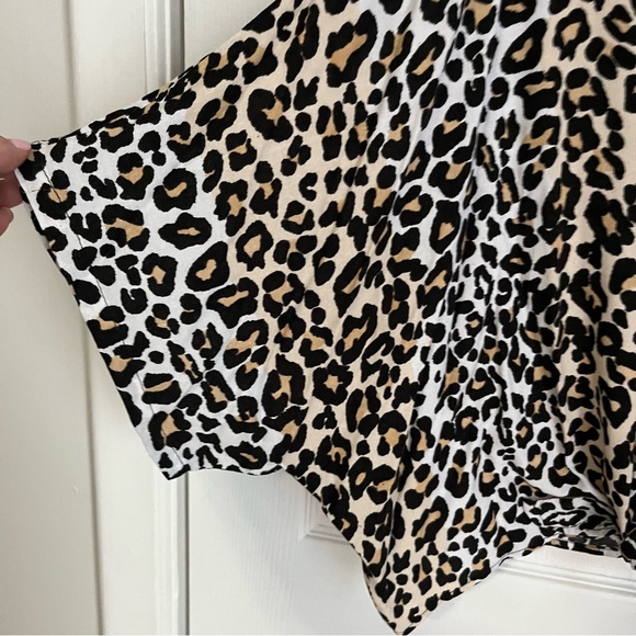 💜HOST PICK💜 CHEETAH  PRINT CROP TOP WITH TIE by STYLE ENVY - Picture 4 of 10